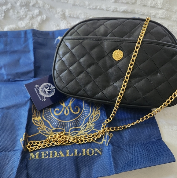 Medallion Handbags - NWT Medallion Black Leather Crossbody Quilted Bag.  Chain Strap.